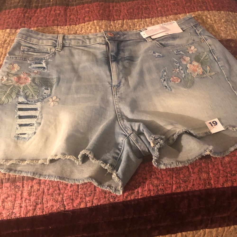 Junior Plus Denim Shorts
